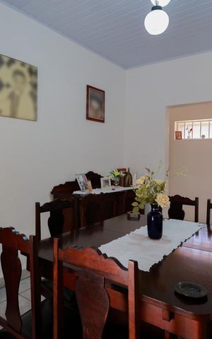 Casa à venda com 212m², 4 quartos e 13 vagas Casa à venda com 212m², 4 quartos e 13 vagasCasa 1 - Sala de jantar