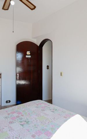 Casa à venda com 212m², 4 quartos e 13 vagas Casa à venda com 212m², 4 quartos e 13 vagasCasa 2 - Quarto 1