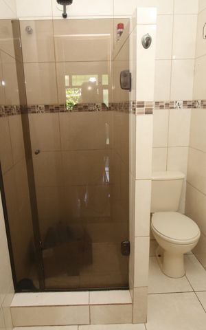 Casa à venda com 102m², 1 quarto e 1 vagaBanheiro