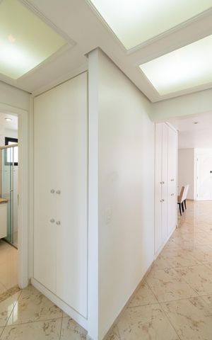 Apartamento para alugar com 130m², 3 quartos e 3 vagas Apartamento para alugar com 130m², 3 quartos e 3 vagasCorredor