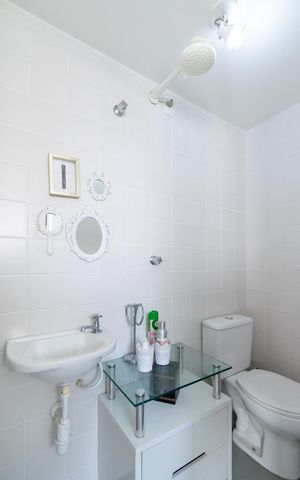 Apartamento para alugar com 130m², 3 quartos e 3 vagas Apartamento para alugar com 130m², 3 quartos e 3 vagasBanheiro de serviço