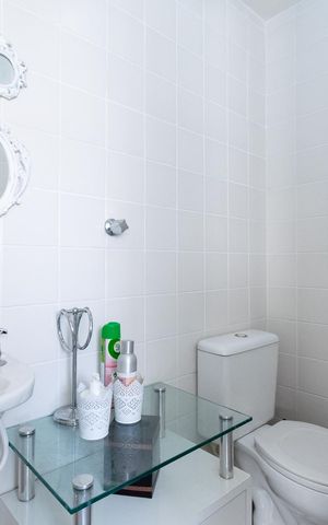 Apartamento para alugar com 130m², 3 quartos e 3 vagas Apartamento para alugar com 130m², 3 quartos e 3 vagasBanheiro de serviço