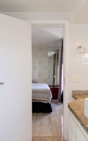 Apartamento para alugar com 130m², 3 quartos e 3 vagas Apartamento para alugar com 130m², 3 quartos e 3 vagasBanheiro da Suíte 1
