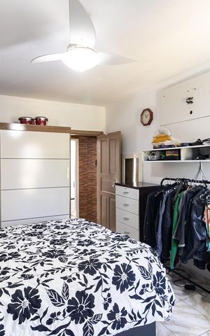 Casa à venda com 300m², 4 quartos e 6 vagas Casa à venda com 300m², 4 quartos e 6 vagasQuarto 1 da Casa 1