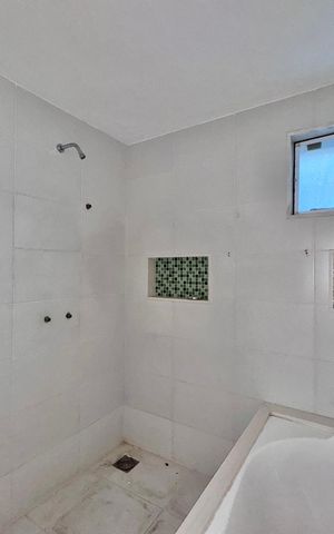 Casa de condomínio à venda com 662m², 4 quartos e 2 vagas Casa de condomínio à venda com 662m², 4 quartos e 2 vagasSuíte 1 - Banheiro