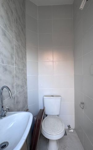 Casa de condomínio à venda com 662m², 4 quartos e 2 vagas Casa de condomínio à venda com 662m², 4 quartos e 2 vagasÁrea externa