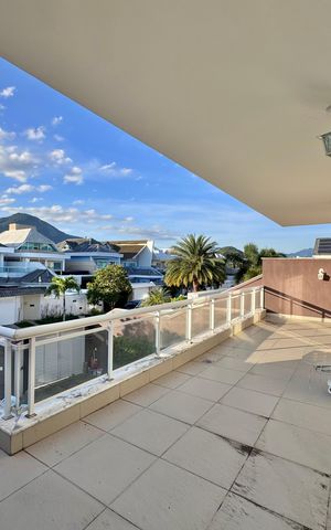 Casa de condomínio à venda com 662m², 4 quartos e 2 vagas Casa de condomínio à venda com 662m², 4 quartos e 2 vagasVaranda - Suíte 1 e Quarto
