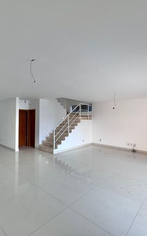 Casa de condomínio à venda com 662m², 4 quartos e 2 vagas Casa de condomínio à venda com 662m², 4 quartos e 2 vagasSala