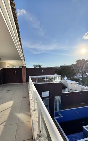 Casa de condomínio à venda com 662m², 4 quartos e 2 vagas Casa de condomínio à venda com 662m², 4 quartos e 2 vagasVaranda - Suíte 1 e Quarto