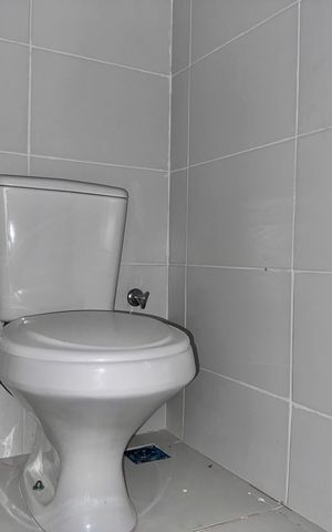 Casa de condomínio à venda com 662m², 4 quartos e 2 vagas Casa de condomínio à venda com 662m², 4 quartos e 2 vagasSótão - Banheiro