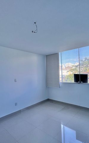 Casa de condomínio à venda com 662m², 4 quartos e 2 vagas Casa de condomínio à venda com 662m², 4 quartos e 2 vagasSuíte 2