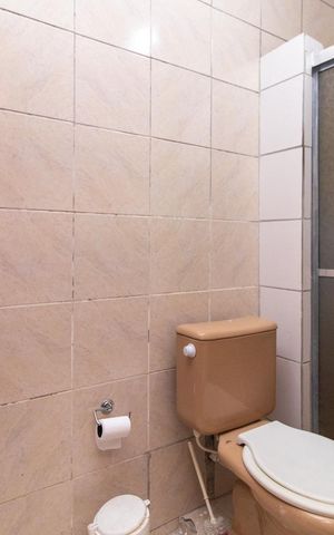 Casa à venda com 300m², 5 quartos e 4 vagas Casa à venda com 300m², 5 quartos e 4 vagasBanheiro da suíte
