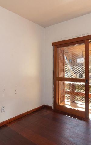 Casa à venda com 300m², 5 quartos e 4 vagas Casa à venda com 300m², 5 quartos e 4 vagasQuarto 2