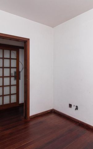 Casa à venda com 300m², 5 quartos e 4 vagas Casa à venda com 300m², 5 quartos e 4 vagasQuarto 3