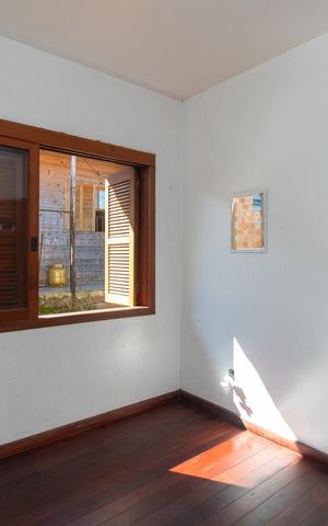 Casa à venda com 300m², 5 quartos e 4 vagas Casa à venda com 300m², 5 quartos e 4 vagasQuarto 3