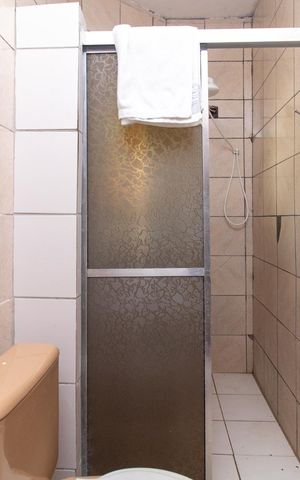 Casa à venda com 300m², 5 quartos e 4 vagas Casa à venda com 300m², 5 quartos e 4 vagasBanheiro da suíte