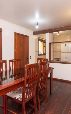 Casa à venda com 300m², 5 quartos e 4 vagas Casa à venda com 300m², 5 quartos e 4 vagasCopa