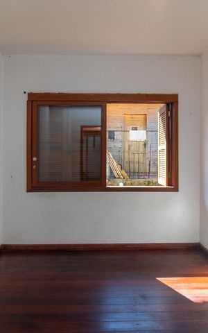 Casa à venda com 300m², 5 quartos e 4 vagas Casa à venda com 300m², 5 quartos e 4 vagasQuarto 3