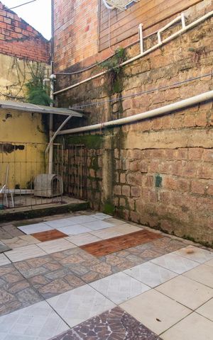 Casa à venda com 300m², 5 quartos e 4 vagas Casa à venda com 300m², 5 quartos e 4 vagasÁrea externa