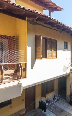 Casa à venda com 300m², 5 quartos e 4 vagas Casa à venda com 300m², 5 quartos e 4 vagasÁrea externa