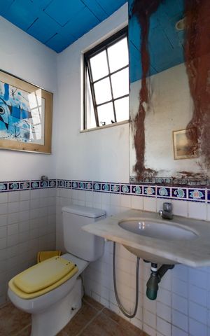 Casa à venda com 190m², 4 quartos e 2 vagas Casa à venda com 190m², 4 quartos e 2 vagasLavabo