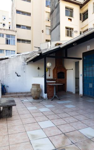 Casa à venda com 190m², 4 quartos e 2 vagas Casa à venda com 190m², 4 quartos e 2 vagasTerraço