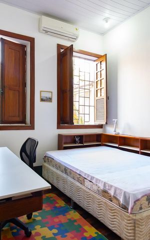 Casa à venda com 190m², 4 quartos e 2 vagas Casa à venda com 190m², 4 quartos e 2 vagasQuarto 1