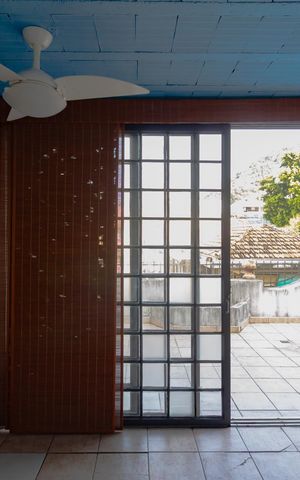 Casa à venda com 190m², 4 quartos e 2 vagas Casa à venda com 190m², 4 quartos e 2 vagasQuarto 5