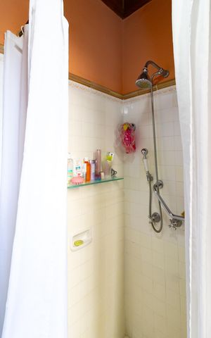 Casa à venda com 190m², 4 quartos e 2 vagas Casa à venda com 190m², 4 quartos e 2 vagasBanheiro social 1