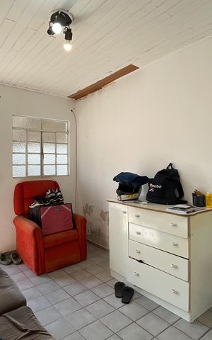 Casa à venda com 300m², 5 quartos e 3 vagas Casa à venda com 300m², 5 quartos e 3 vagasCasa 2 - Sala