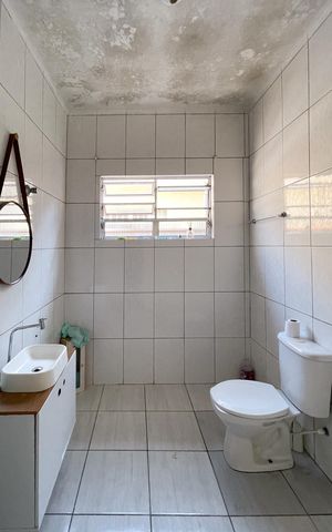 Casa à venda com 300m², 5 quartos e 3 vagas Casa à venda com 300m², 5 quartos e 3 vagasBanheiro - Casa 1