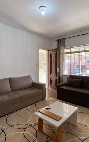 Casa à venda com 300m², 5 quartos e 3 vagas Casa à venda com 300m², 5 quartos e 3 vagasSala - Casa 1