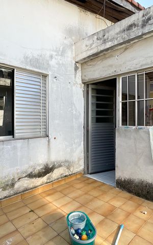 Casa à venda com 300m², 5 quartos e 3 vagas Casa à venda com 300m², 5 quartos e 3 vagasVaranda - Casa 1