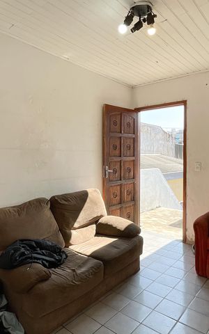 Casa à venda com 300m², 5 quartos e 3 vagas Casa à venda com 300m², 5 quartos e 3 vagasCasa 2 - Sala