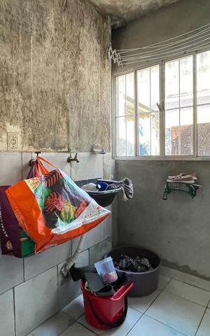 Casa à venda com 300m², 5 quartos e 3 vagas Casa à venda com 300m², 5 quartos e 3 vagasÁrea de Serviço - Casa 1