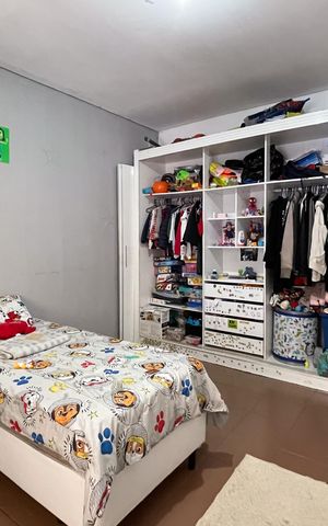 Casa à venda com 300m², 5 quartos e 3 vagas Casa à venda com 300m², 5 quartos e 3 vagasQuarto 1 - Casa 1
