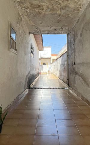 Casa à venda com 300m², 5 quartos e 3 vagas Casa à venda com 300m², 5 quartos e 3 vagasEntrada