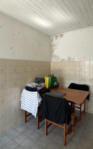 Casa à venda com 300m², 5 quartos e 3 vagas Casa à venda com 300m², 5 quartos e 3 vagasCasa 2 - Cozinha