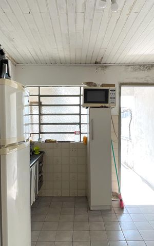 Casa à venda com 300m², 5 quartos e 3 vagas Casa à venda com 300m², 5 quartos e 3 vagasCasa 2 - Cozinha