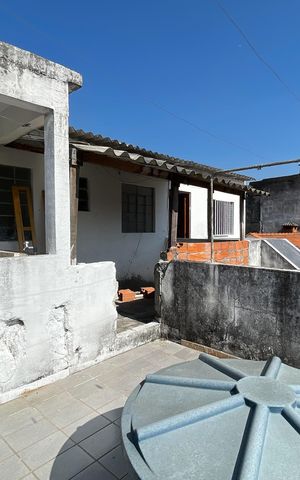 Casa à venda com 300m², 5 quartos e 3 vagas Casa à venda com 300m², 5 quartos e 3 vagasCasa 2 - Área de serviço
