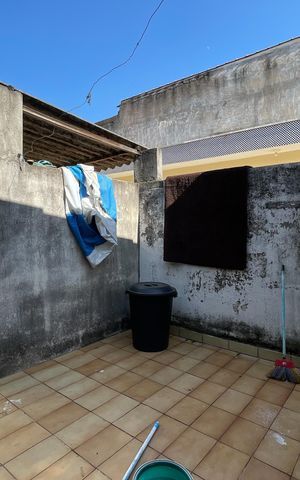 Casa à venda com 300m², 5 quartos e 3 vagas Casa à venda com 300m², 5 quartos e 3 vagasVaranda - Casa 1