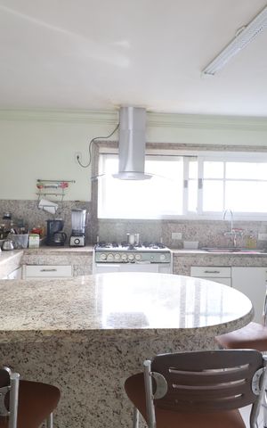 Casa para alugar com 438m², 6 quartos e 3 vagasCozinha