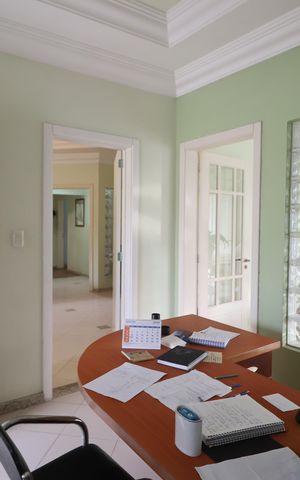 Casa para alugar com 438m², 6 quartos e 3 vagasEscritório