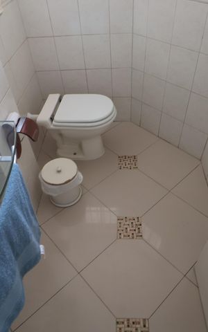 Casa para alugar com 438m², 6 quartos e 3 vagasBanheiro 2