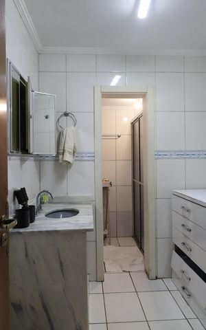 Casa para alugar com 438m², 6 quartos e 3 vagasBanheiro