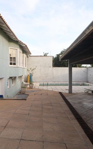Casa para alugar com 438m², 6 quartos e 3 vagasÁrea externa