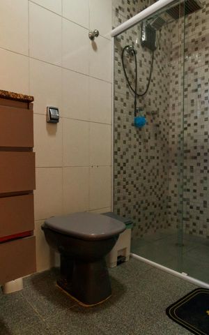 Casa à venda com 128m², 2 quartos e 2 vagas Casa à venda com 128m², 2 quartos e 2 vagasBanheiro da Suíte 2
