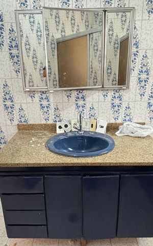 Casa à venda com 112m², 3 quartos e 2 vagas Casa à venda com 112m², 3 quartos e 2 vagasBanheiro