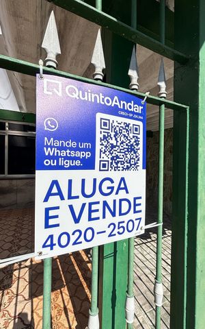Casa à venda com 112m², 3 quartos e 2 vagas Casa à venda com 112m², 3 quartos e 2 vagasFachada