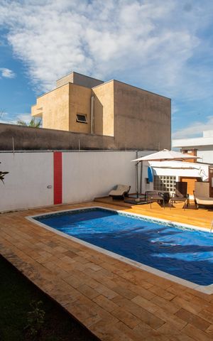 Casa à venda com 332m², 3 quartos e 6 vagas Casa à venda com 332m², 3 quartos e 6 vagasÁrea comum